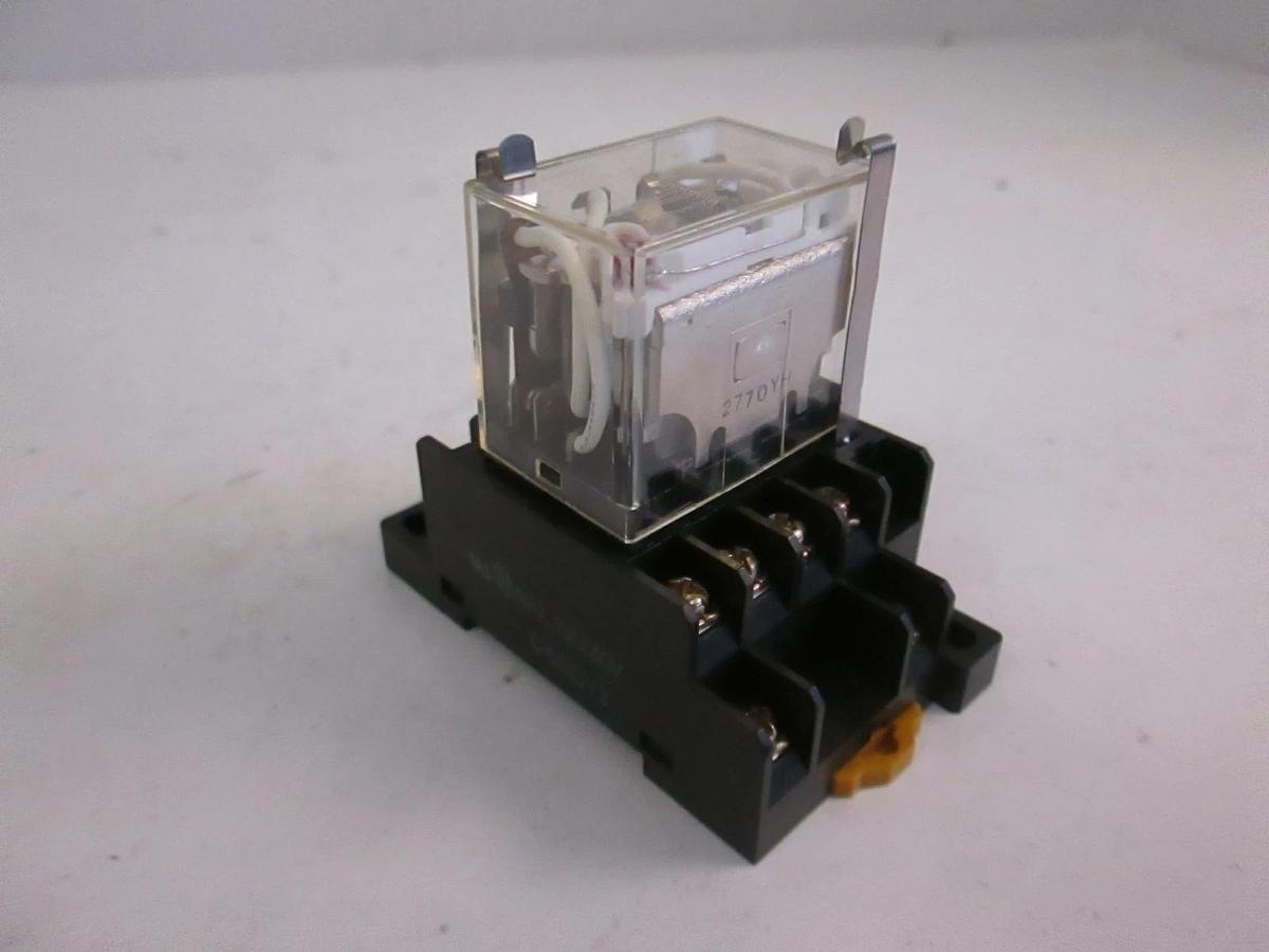 Used Omron Relay LY4N 100/110 VAC w/ Base