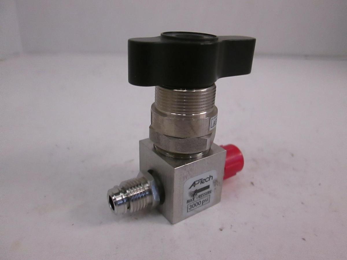 Used APTech AP3625S 2PW MV4 FV4 Manual Diaphragm Valve w/ Lever Handle