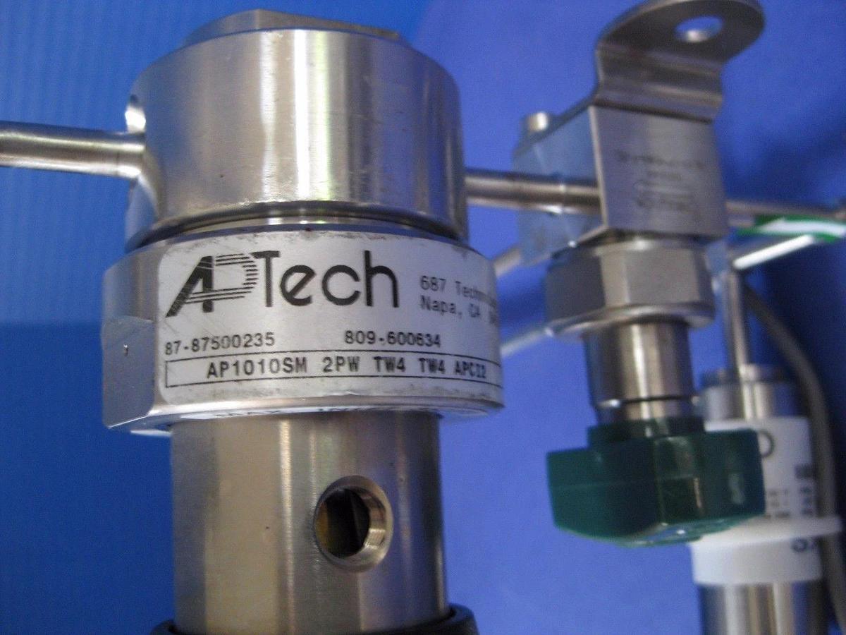 Used N2 AptechAP1010SM Regulator Assy from Gas Panel w 580 CGA & Transducer