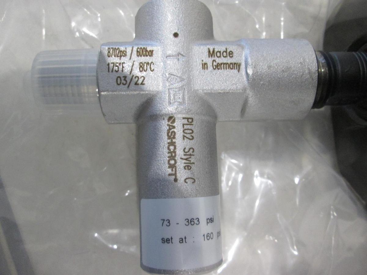 Ashcroft, Duragauge, 4-1/2", 0-160 PSI, Silicone Fill, New