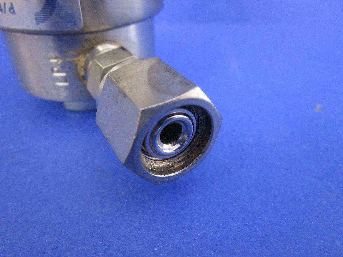 Used Veriflo IR401S2502P Regulator 1/4" FVCR x 1/4" Swagelok