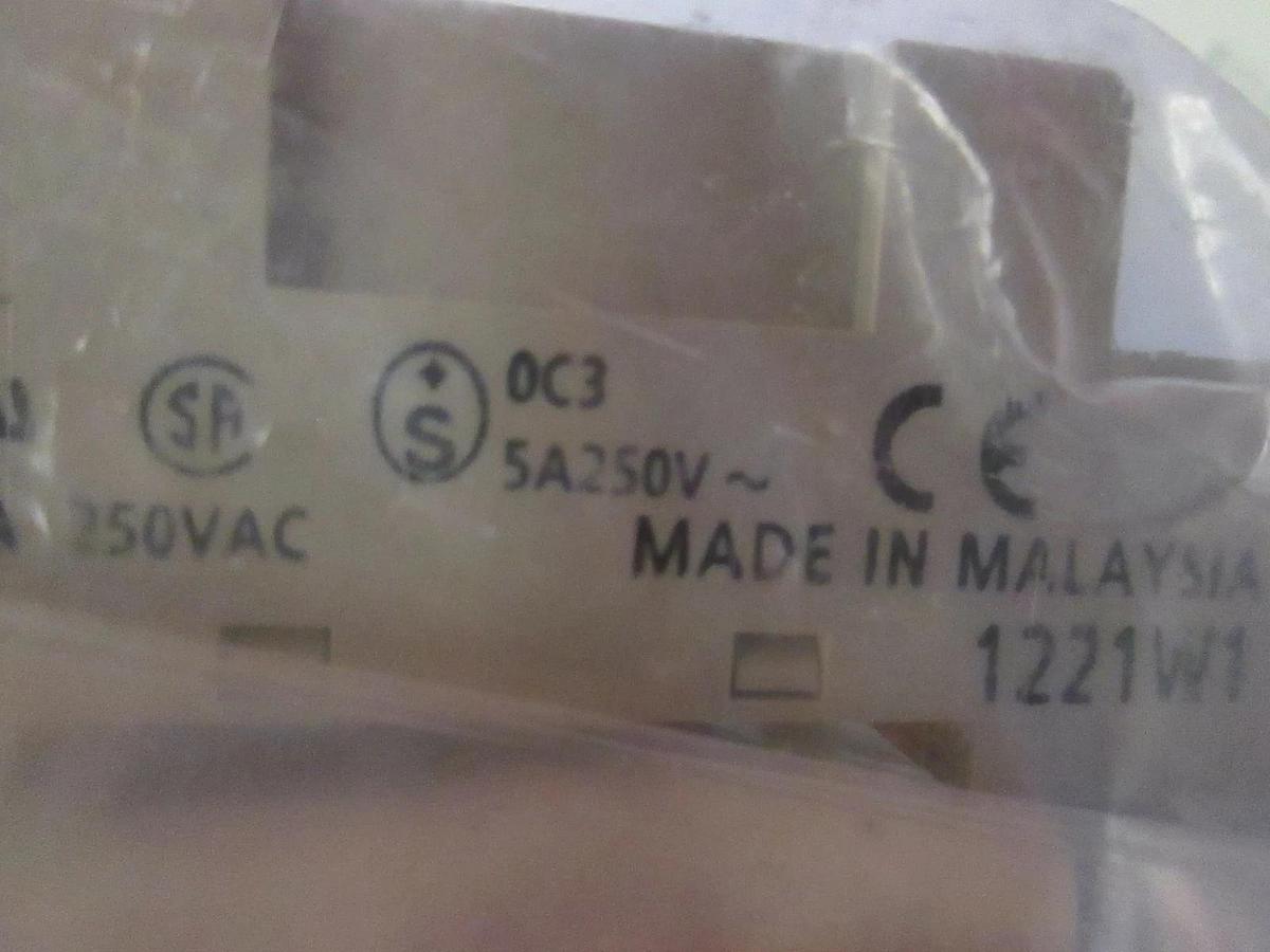 Used Assortment of Base Socket for Relays, Used Lot of 19