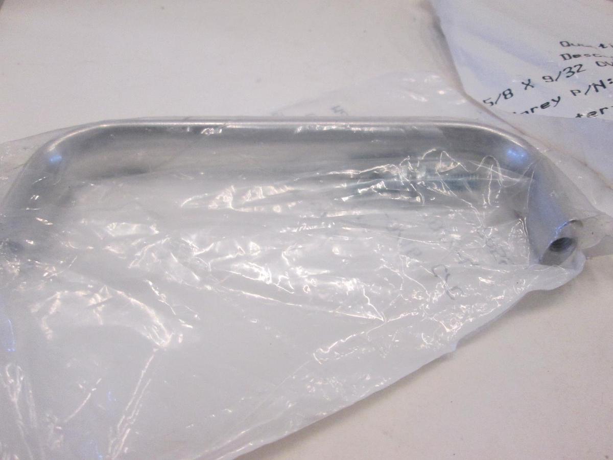 McMaster-Carr Aluminum Handle, 5/8" x 9/32" Oval x 4-9/16', New, Lot of 3
