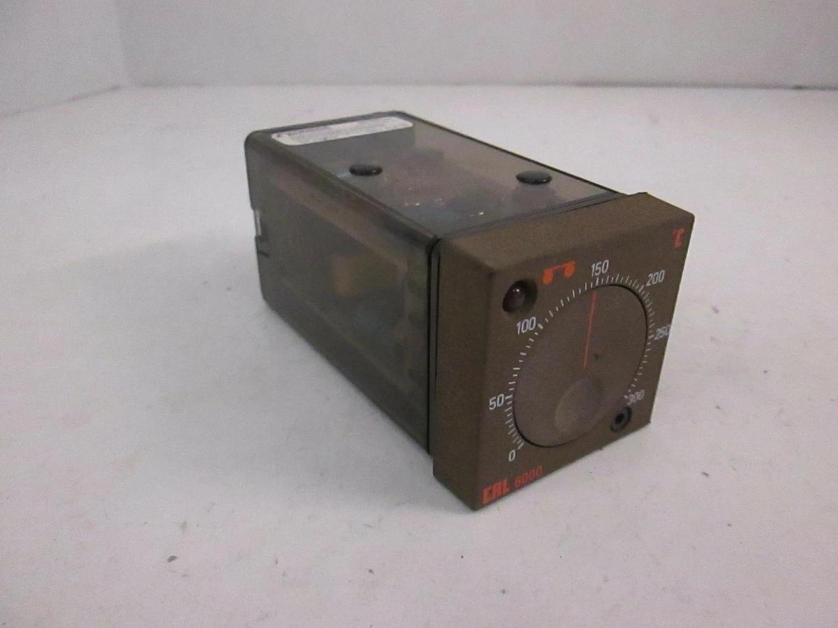 Used OMEGA CAL 6000 Series, 6102-J-0/300C, Temperature Controller, Used