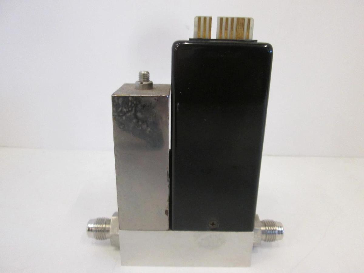 Used Unit Instruments, UFC-1100A, Mass Flow Controller, 100 SCCM, N2O, Used