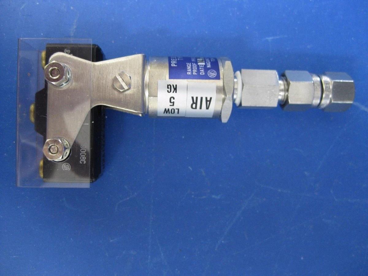 Used Nagano Keiki CB14 Pressure Switch 0.35-0.7 kgf/cm2, Used
