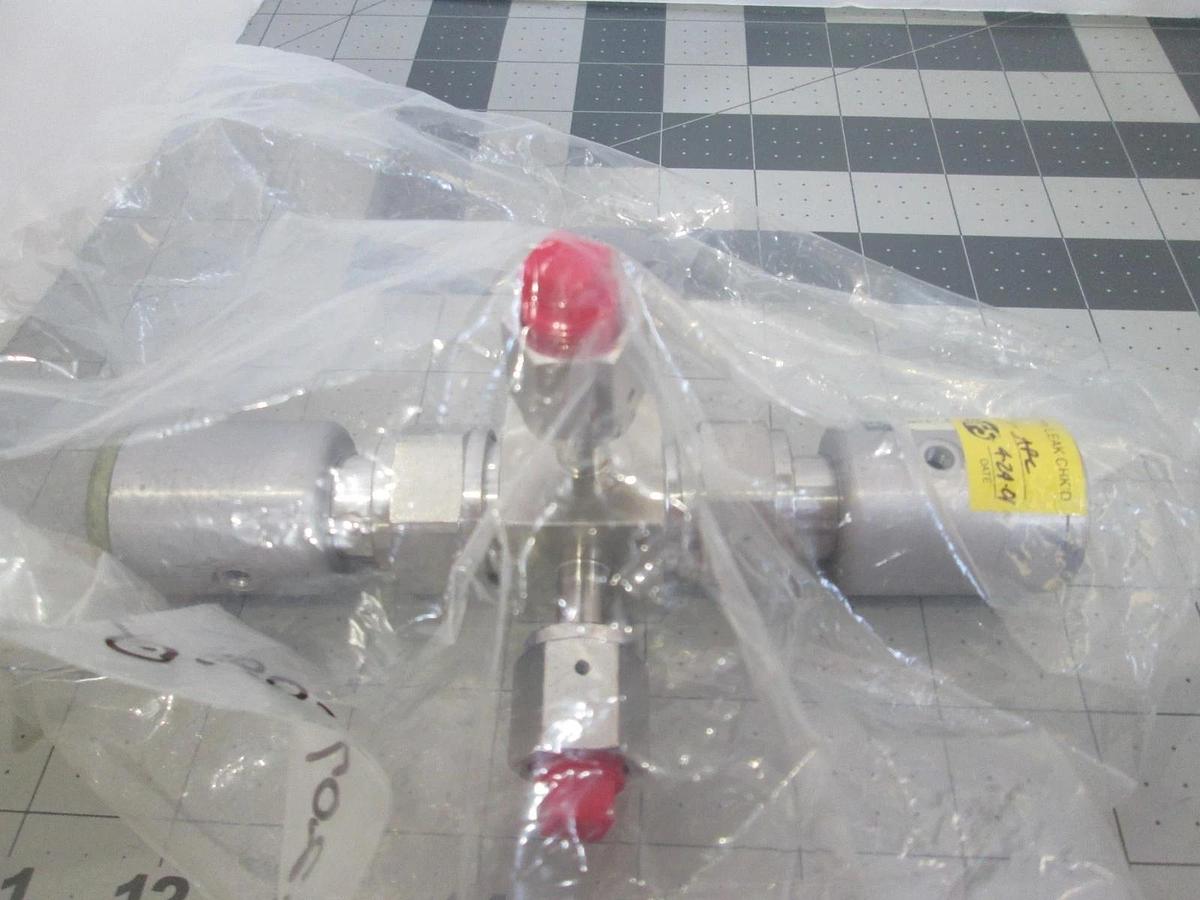 Nupro, SS-2MV3429DJ-ML, 3-Port High Purity Valve, New