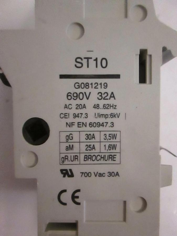 Used Ferraz Fuse Holder, ST10, 32A 690V, Lot of 2