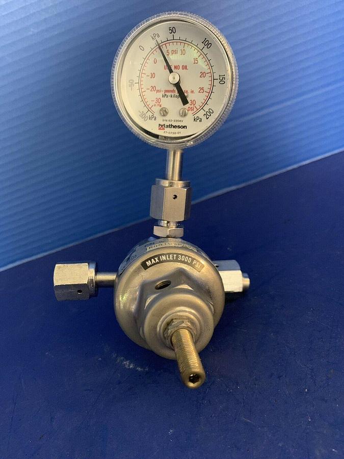 Used Veriflo IR40IW3P4VSF Regulator, 3 Ports,  1/4" FVCR x 1/4" FVCR w/ Gauge, Used