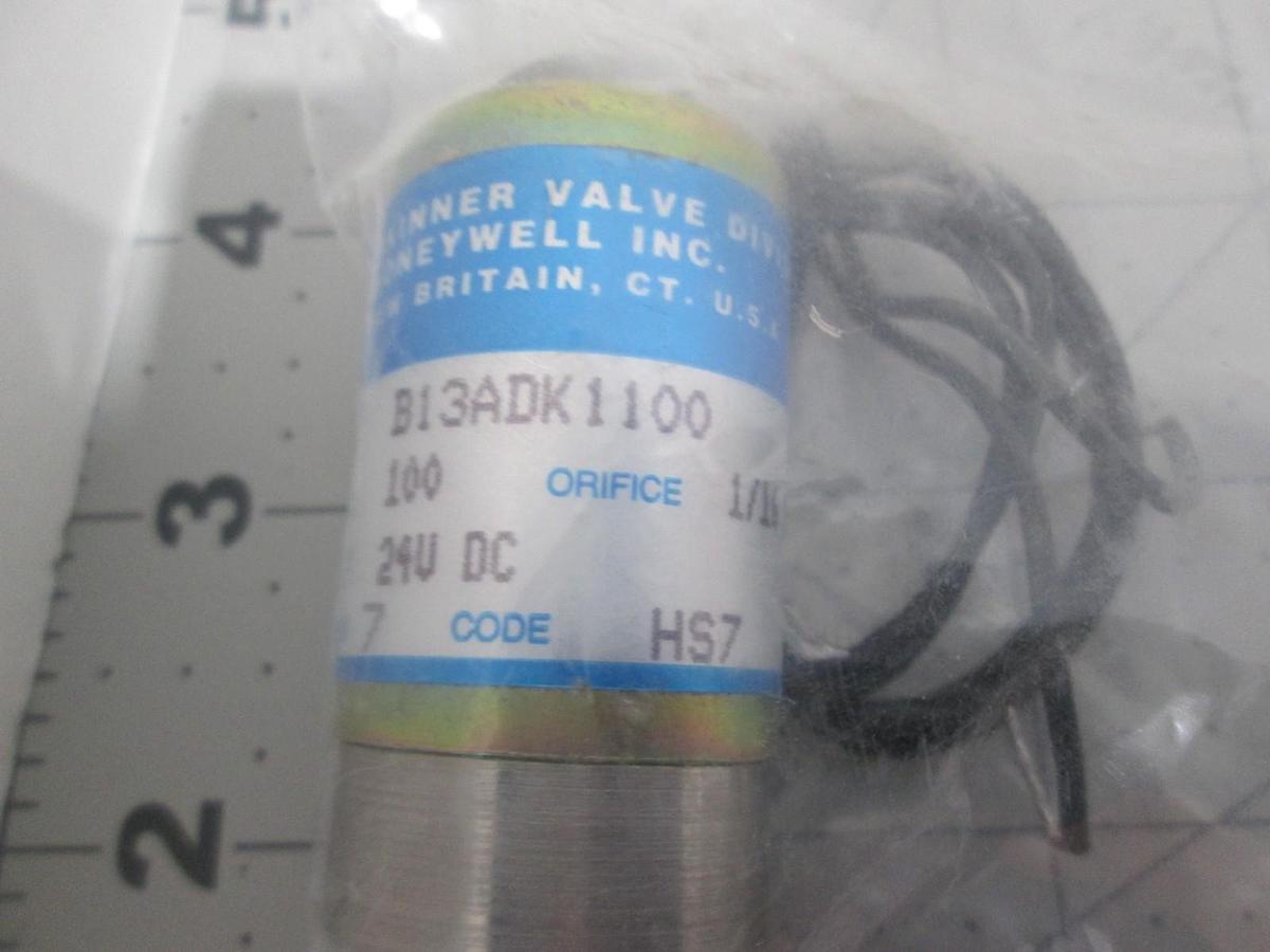 Skinner Valve, B13ADK1100, 3 Way Valve, 100 PSI, 24V DC, 1/8 Orifice, New