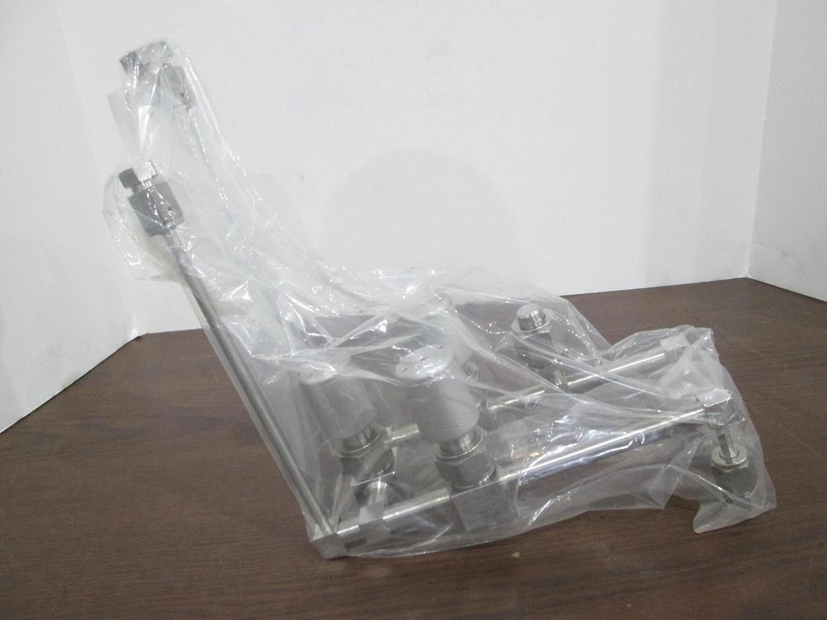 NUPRO, 6LV-BN8BW8-P-C 3-Station Pneumatic Valve Assy NC/NC/NC, NEW