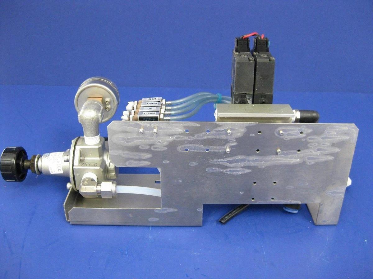 Used SMC 10-VZ3223 Pneumatic Solenoid Valve Manifold Assembly w/ Regulator and Gauge