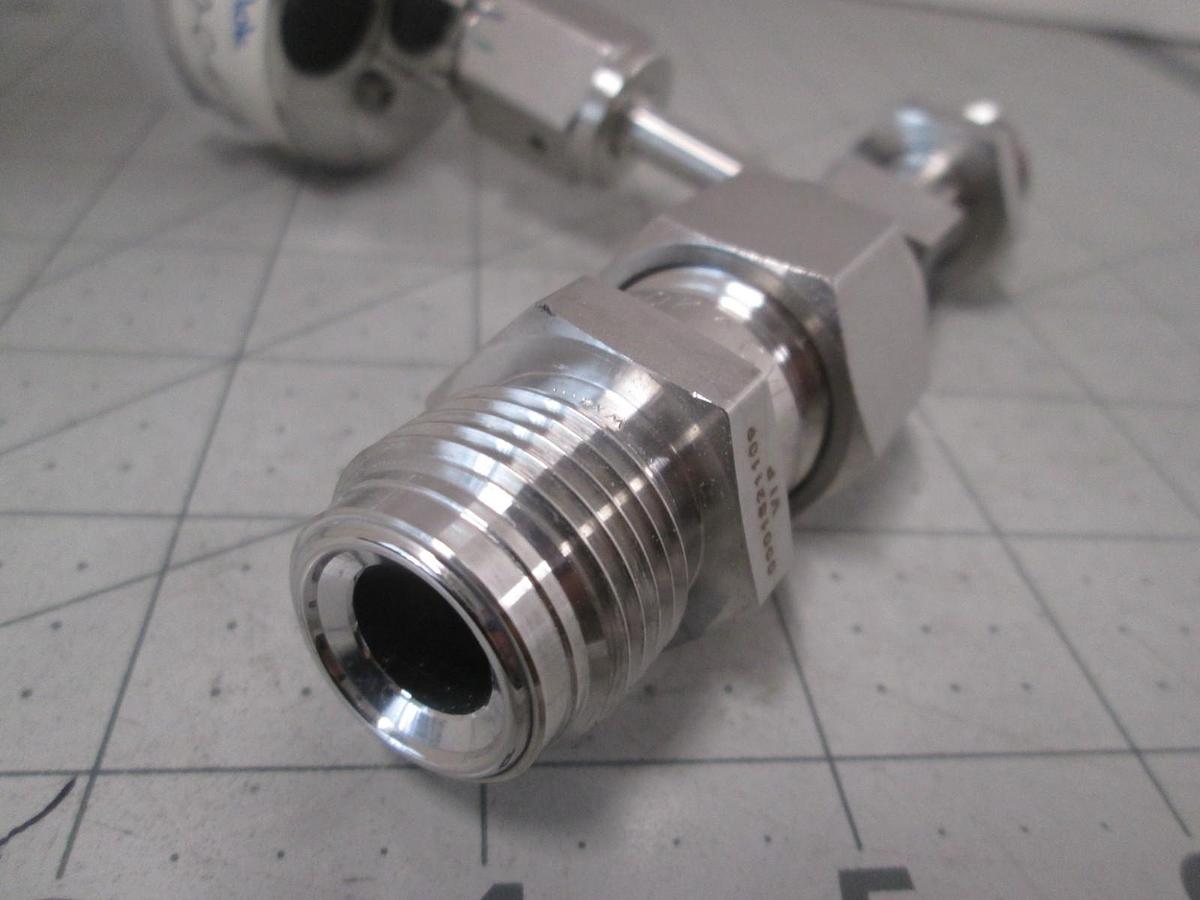 Used Swagelok, -30-0-100 PSI Gauge, 316L VAR, 1" Fitting, Used