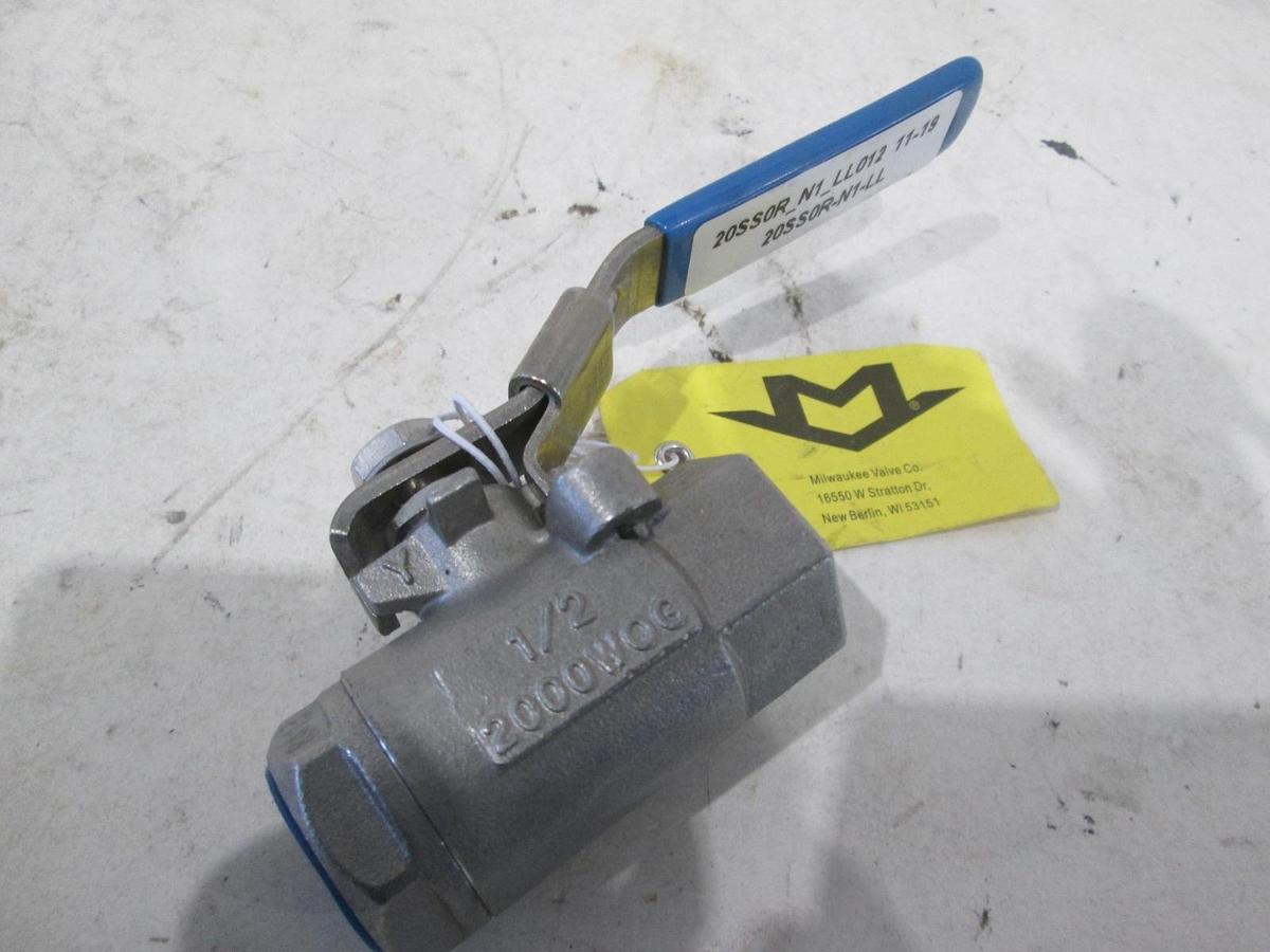 Used Milwaukee Valve Company, 1/2" Gate Valve, 2000 WOG, CF8M, New