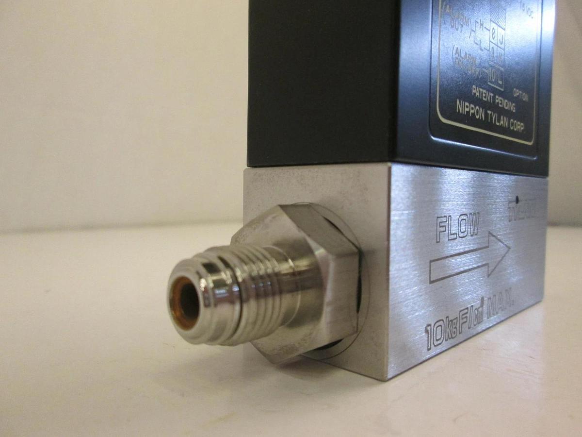 Used Tylan FC-780 Mass Flow Controller MFC, 100 SCCM, HCL, 1/4" MVCR