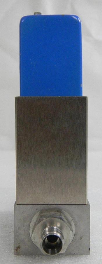 Used Unit UFC-LCMFCS, Mass Flow Controller, Gas- N2, Range- 500 SCCM, 1/4" M I/O