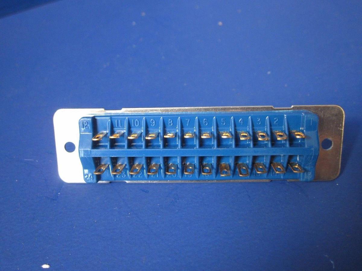 Used AMPHENOL 26-4100-24P Rectangular Power Connector, 24 Contacts, Lot of 2