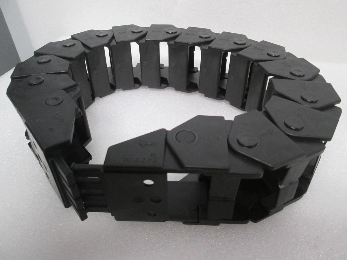 Used Igus, E16.3.060 (14 Pieces), 117.3.1PZ (2 Pieces) Energy Chain System, Used