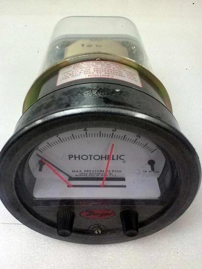 Used Dwyer 3005C Photohelic Gauge 0 to 5 inch, Used