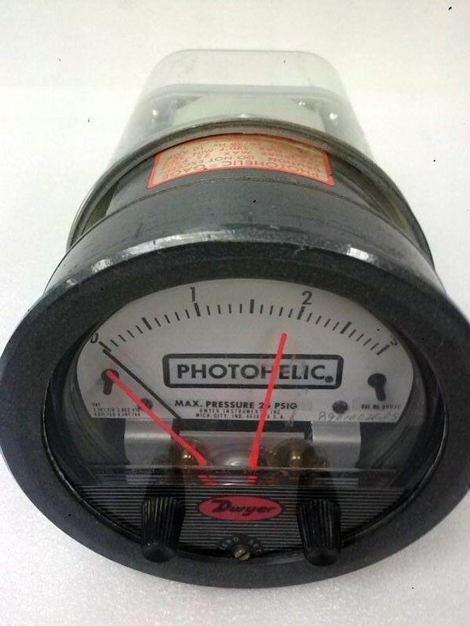 Used Dwyer 3003C Photohelic Gauge 0 to 3 inch, Used