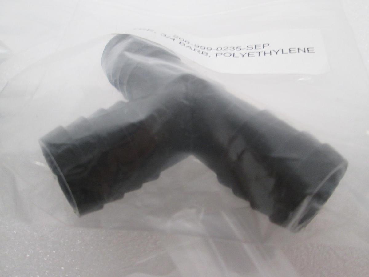 Used Tee, 3/4 Barb, Polyethylene, 206-999-0235, New, Lot of 4