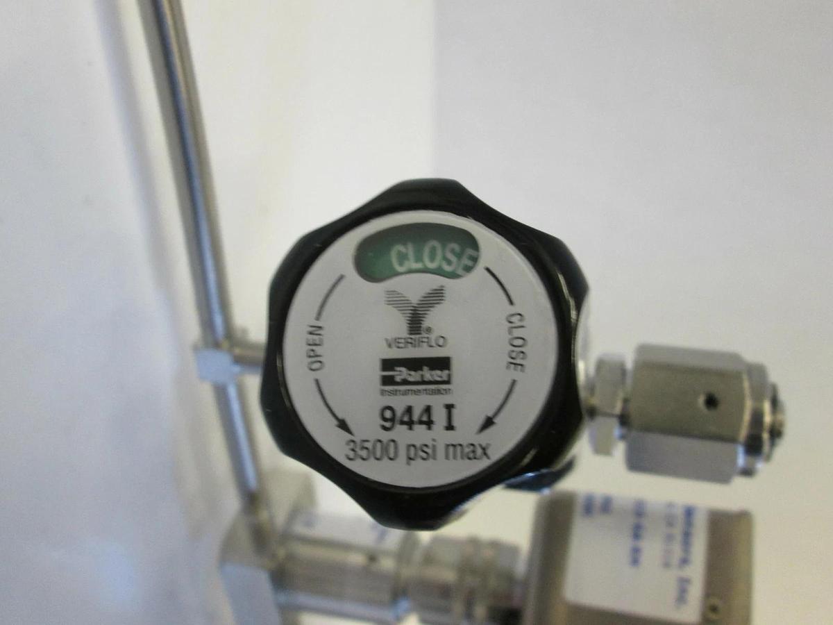 Used Veriflo 959 Regulator Gas Stick Assy w/ 944I Valve, Display Sensor
