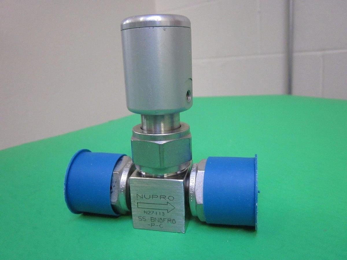 Used Swagelok Bellows Sealed Valve with Pneumatic Actuator SS-BN8FR8-P-C, 1/2 "FVCR