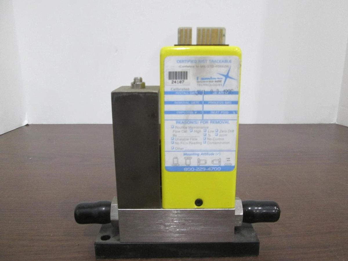 Used Unit, High Perfor. UFC-1100, 500 SCCM, N2, Mass Flow Controller, 1/4" Port, Used
