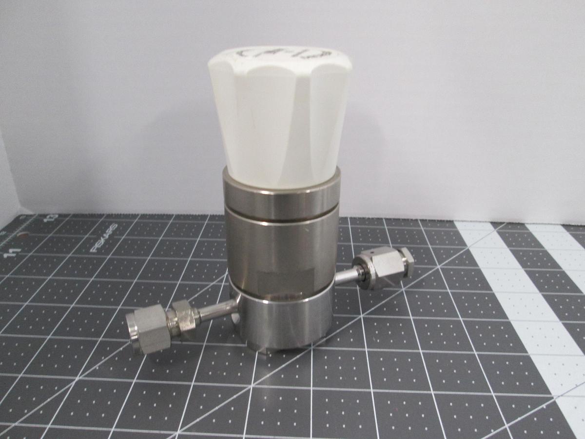 Used TESCOM, High Purity Gas Pressure Regulator 120PSI, 1566018900-006