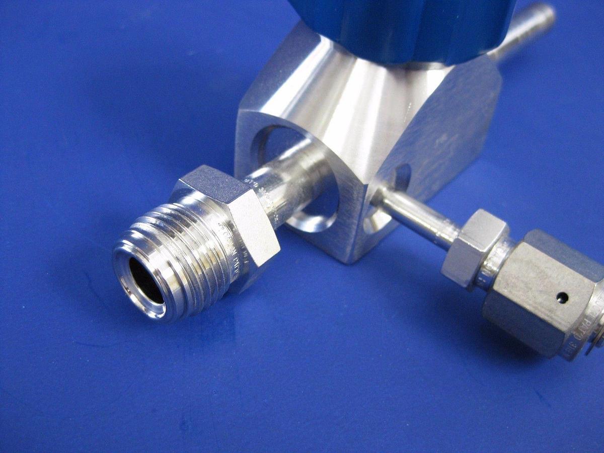 Used Veriflo 935TS8VCR8MP1VCRMK High Flow Valve, High Purity, 1/2"MVCR w/ Purge Port