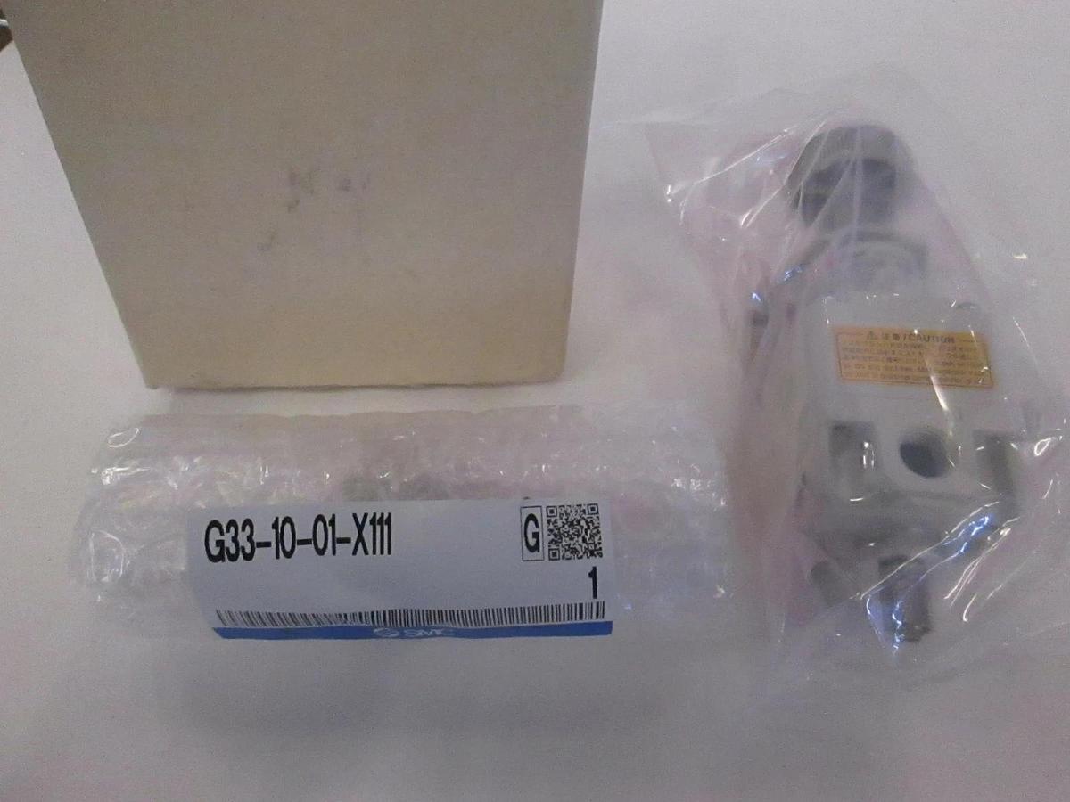 SMC, Precision Pressure Regulator, 10-IR1020-01BG-R w/ G33-10-01-X111 Gauge, New