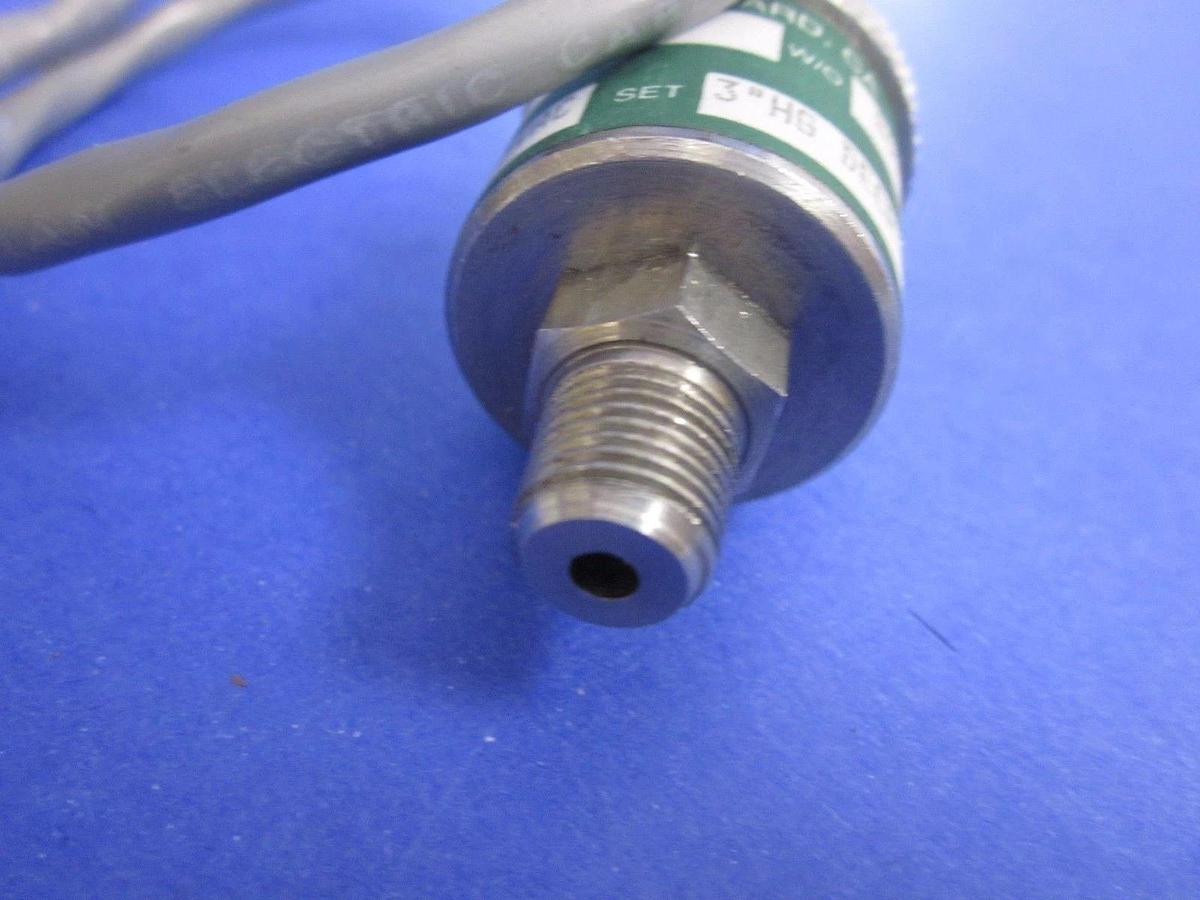 Used GECO Corp.  V110-31W2/3380 Pressure Sensor, 115VAC, 1A, 29.9"HG