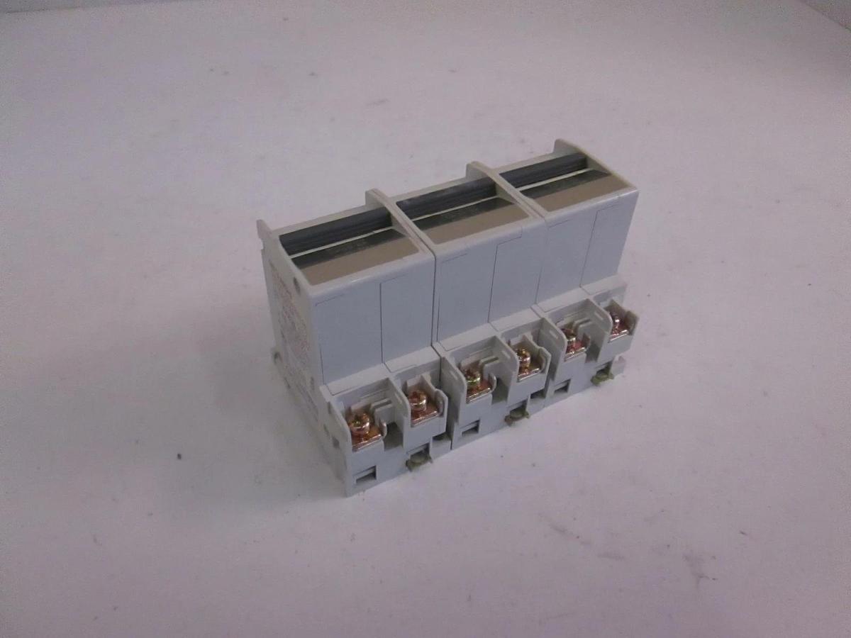 Used Mitsubishi Circuit Protector CP30-BA, 15A, 250VAC/125VDC, 2 Pole, Used, Lot of 3