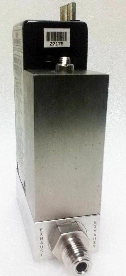 Used AMAT 3030-01054 Mass Flow Controller Unit UFC-1100A MFC, N2 1SLM, Used