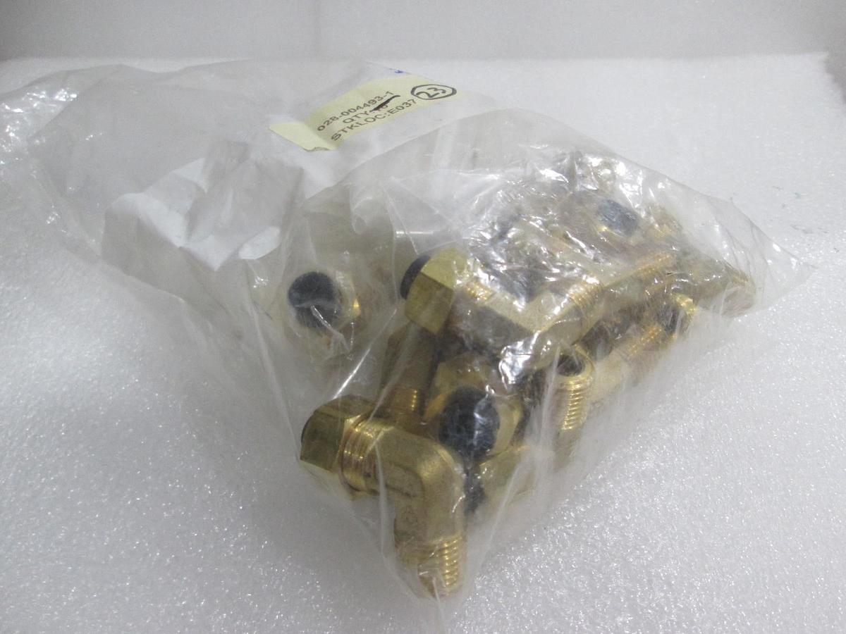 028-004493-1, 90 Degree Elbow, Lot of 23