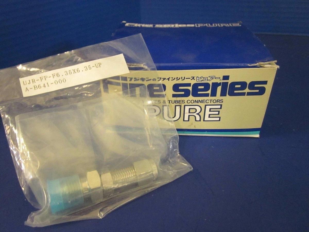 Used FUJIKIN UJR-FP-F6.35X6.35-UP Finelok Bulkhead Union Fitting, 1/4"  - Lot of 4