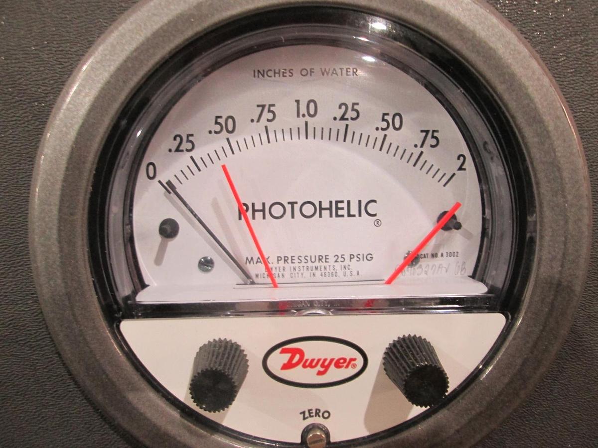 Used Dwyer, Photohelic A 3002 Panel Assy, 0-2 Inches of Water, 25 PSIG, Used