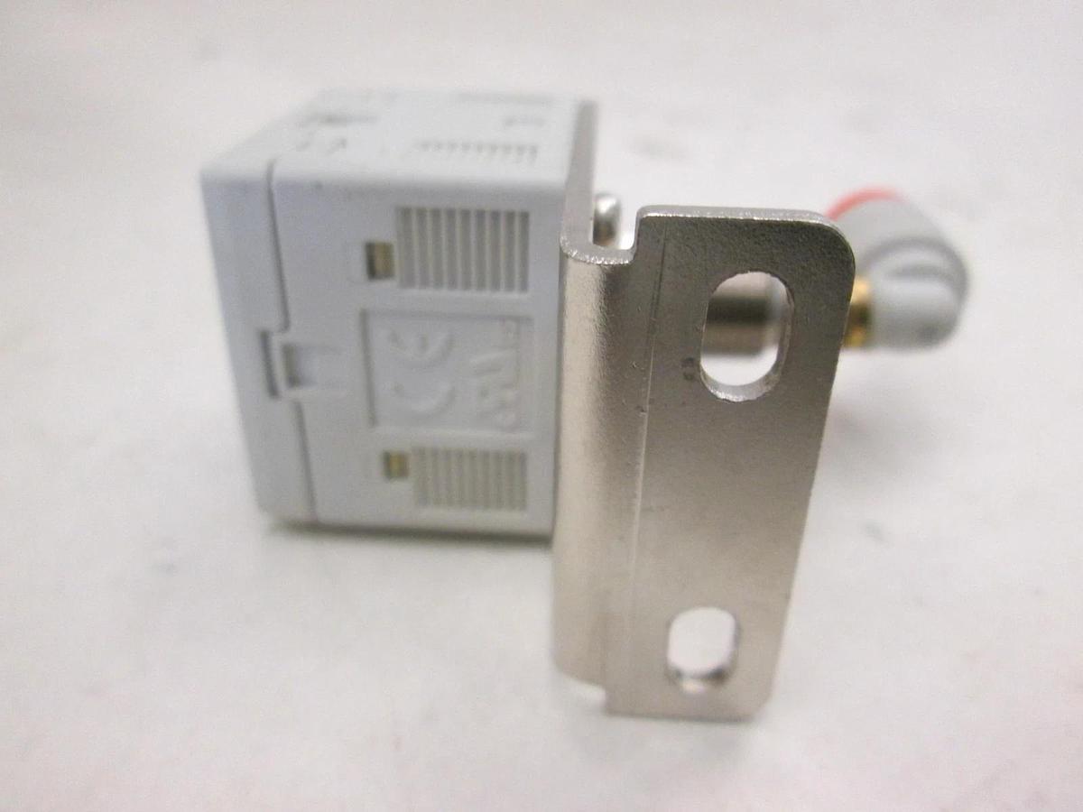 Used SMC, Pressure Switch, ZSE30-T1-25, 12-24VDC, Used