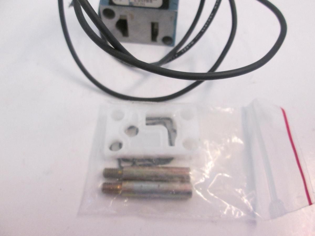MAC Solenoid Valve, 181B-614BAAA, 24VDC, 8.5W, New