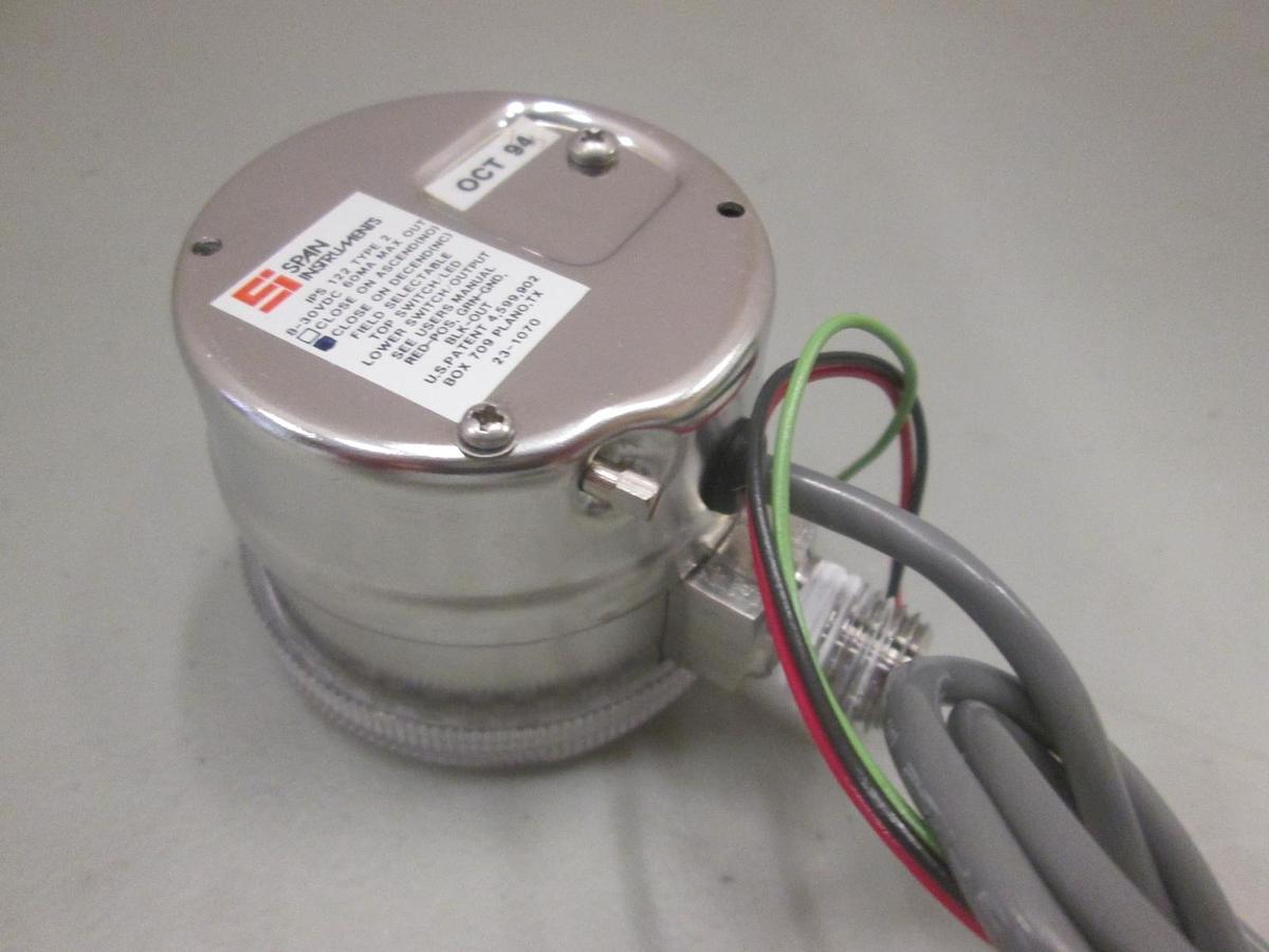 Used Span,21-0121-B1, Type122Pressure Gauge, 0-1000 psi, 1/4" MVCR Bottom Mount, Used