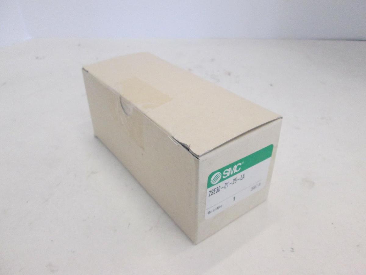 Used SMC, Pressure Switch, ZSE30-01-25-LA, New
