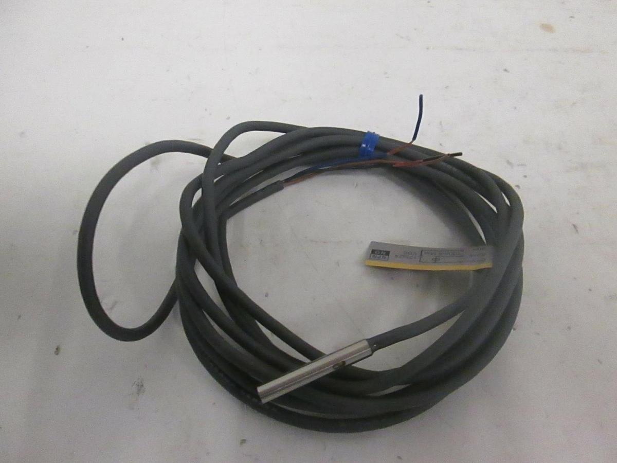 Omron E2E-CR8C1 Proximity Switch, New