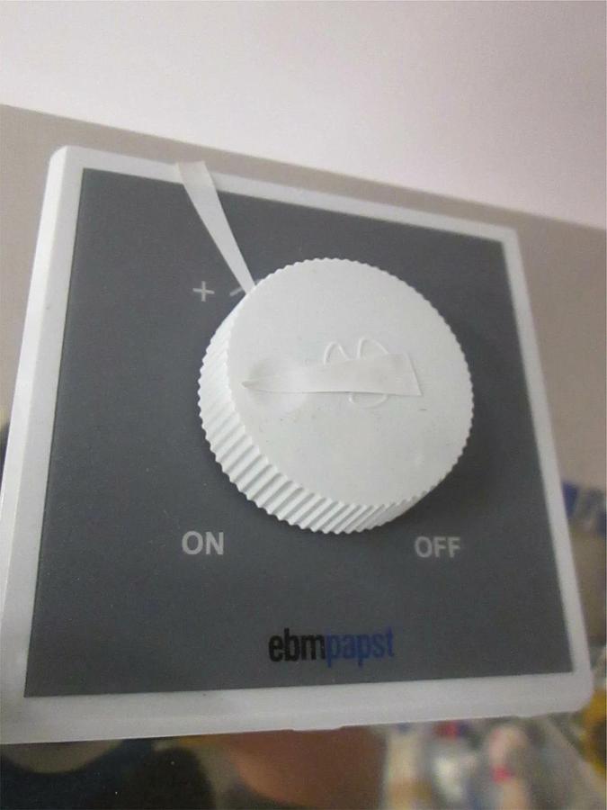 Used AAF International R2E 225 BD 92 09, AstroFan Fan Filter Unit, Used