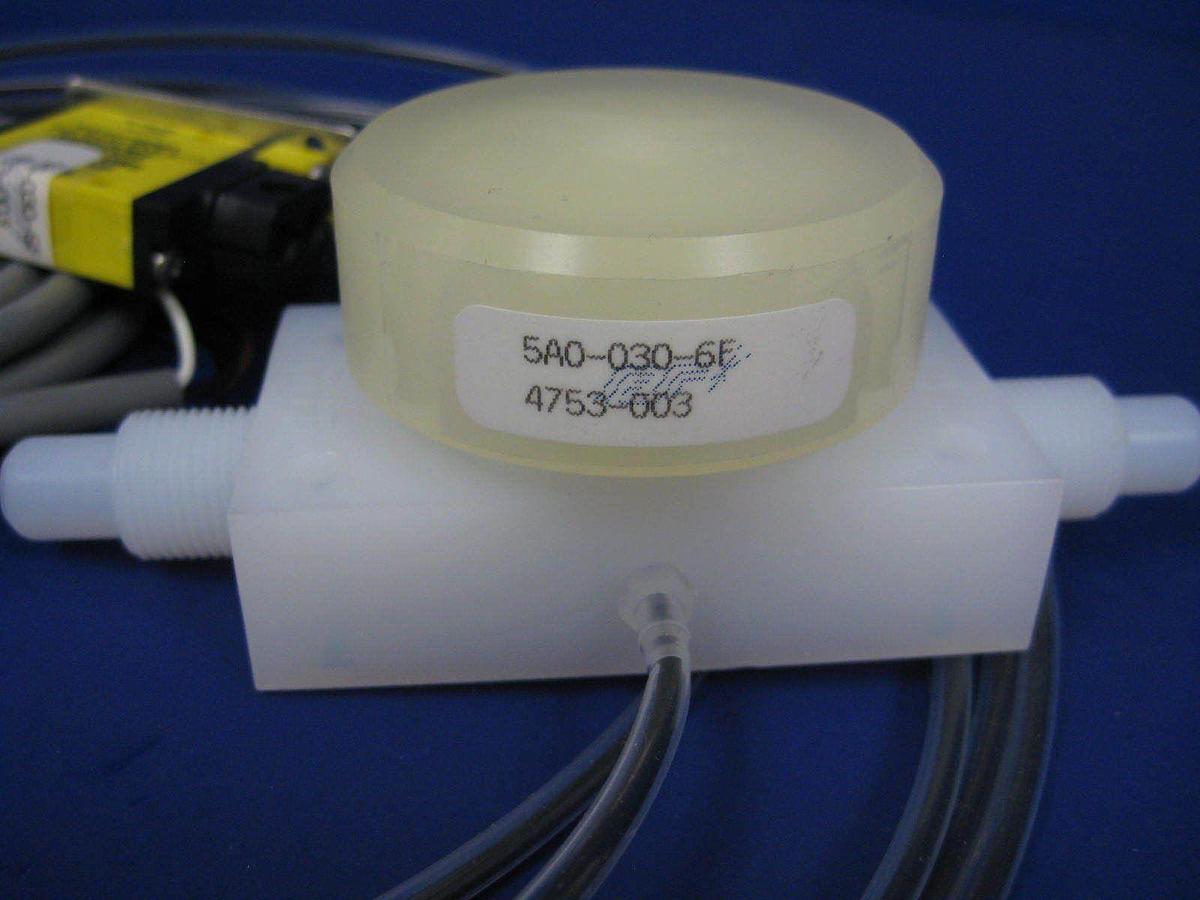 Futurestar Flowmeter 5A0-030-6F, 0.3-3.0 l/min w/ Banner SM312FPH Sensor