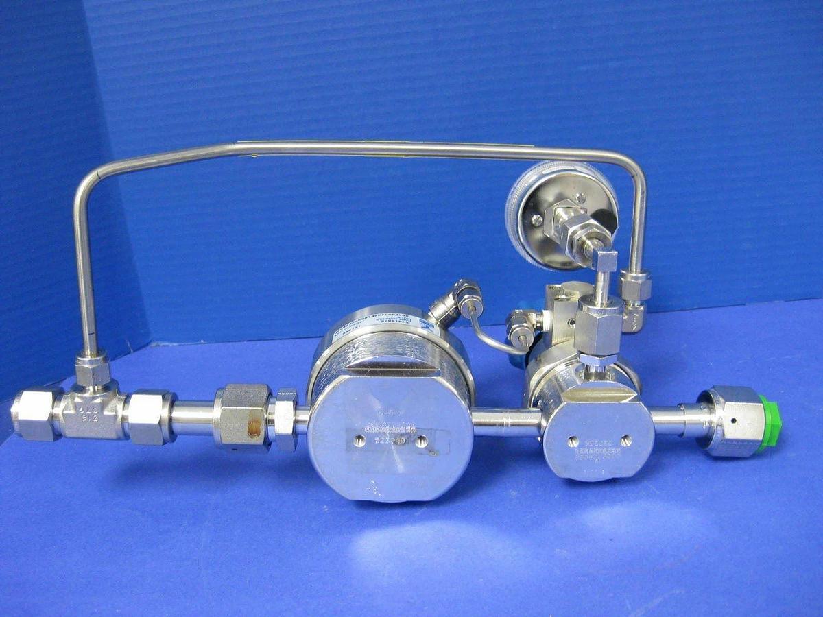 Used Veriflo SQ Double Regulator Gas Stick Assy w/ SQ420E and -30-0-200 psi Gauge