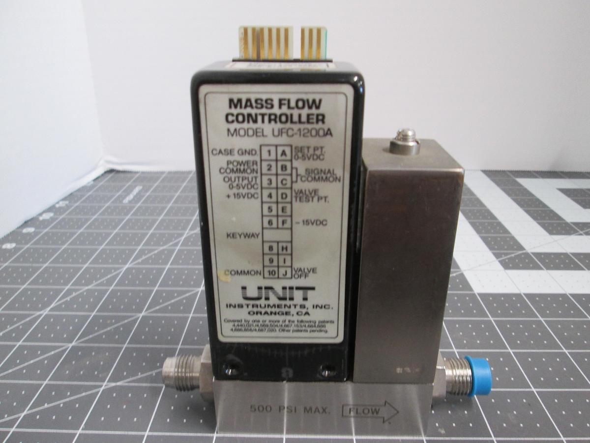 Used UNIT Instruments, UFC-1200A 200 SCCM SiH4 Mass Flow Controller 