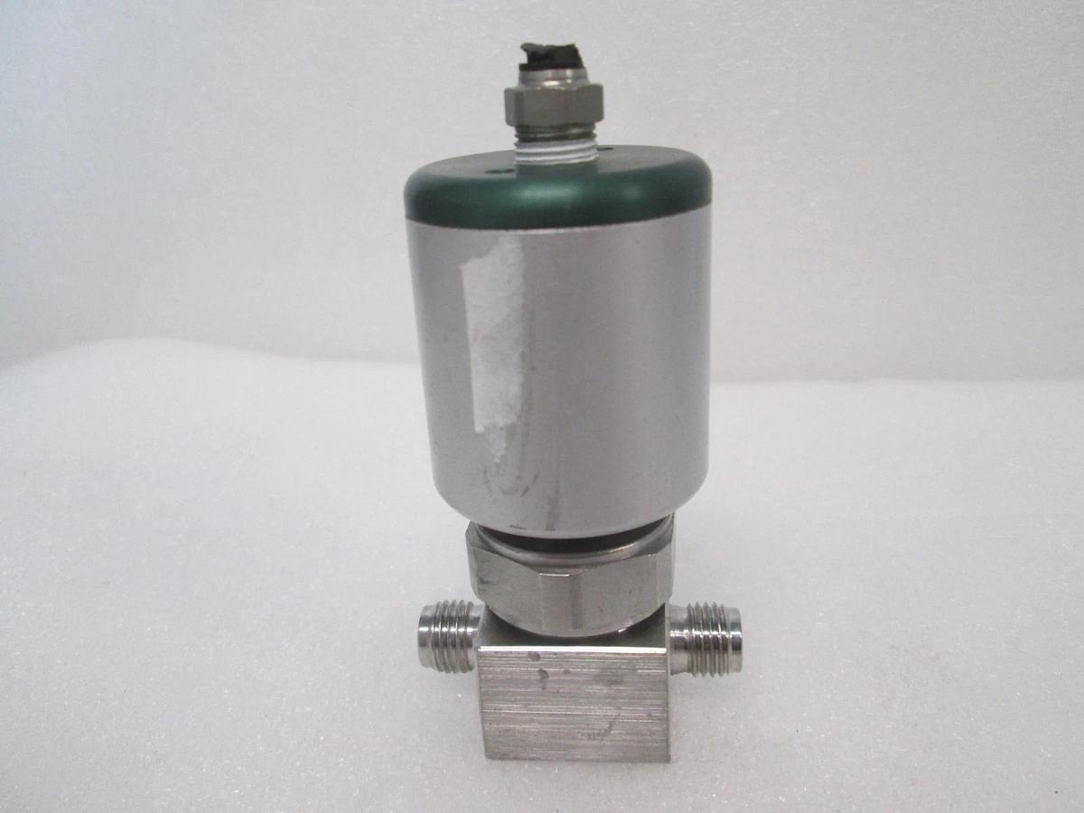 Swagelok, 6LV-DAS4-0, 1/4" Pneumatic Valve, Used