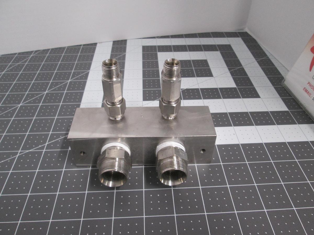 Used 2 Port Water Manifold Used
