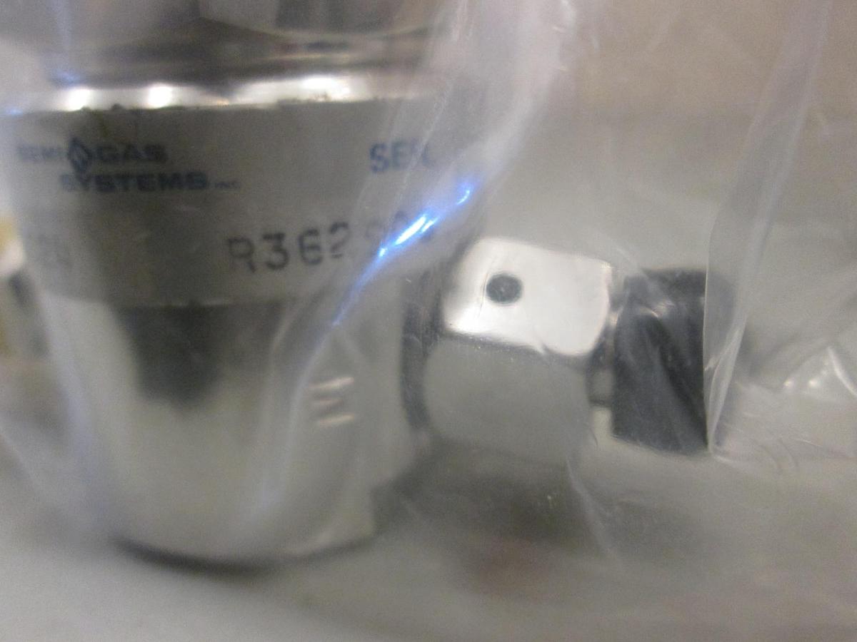 Used Veriflo Semi-Gas 034  Purge / Vent Valve, - 1/4" MVCO x 1/4" FVCO