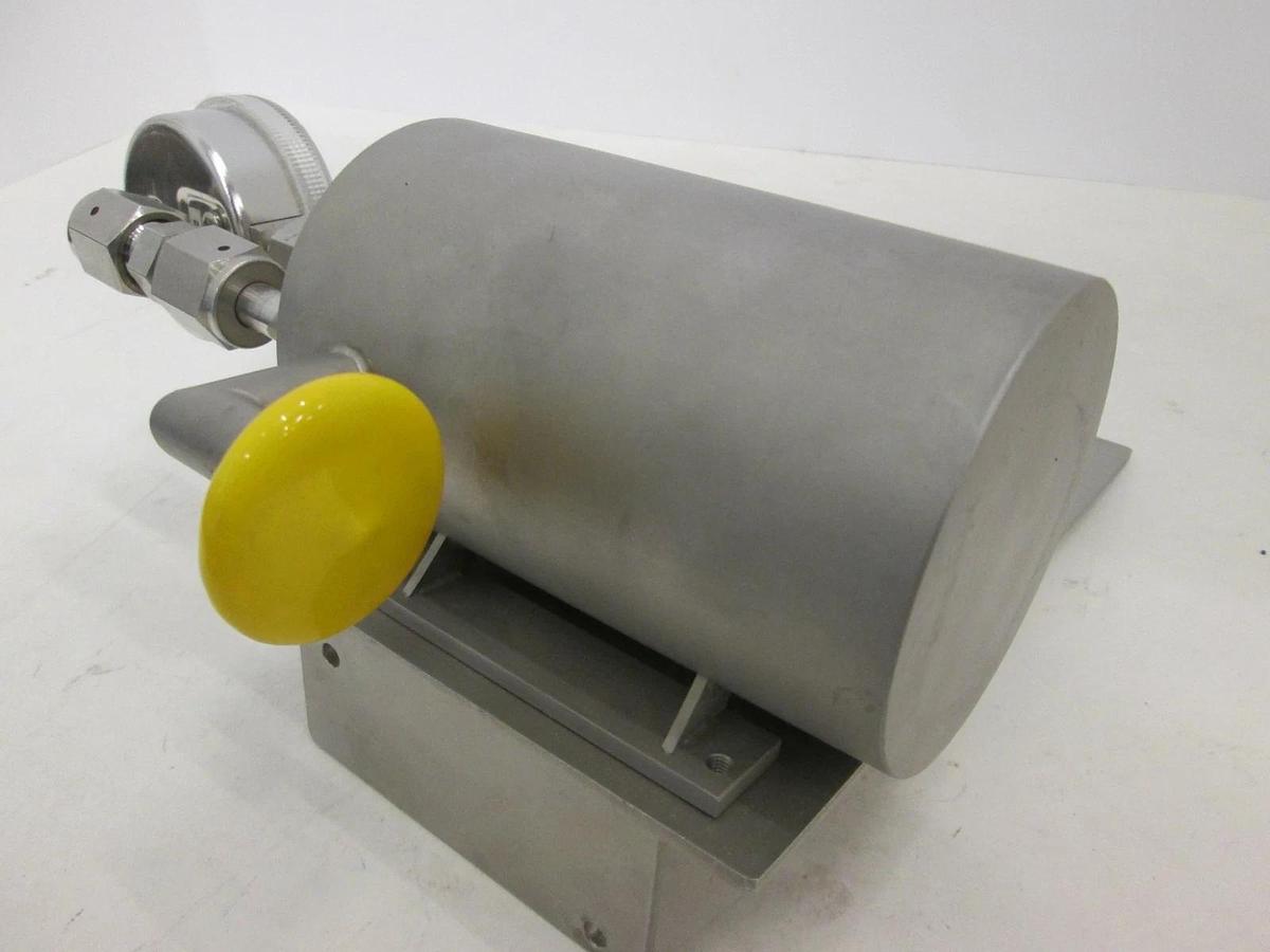 Used Vacuum SST Reservoir w/ 2 1/4 FVRR NW 16/25 Fitting, Used
